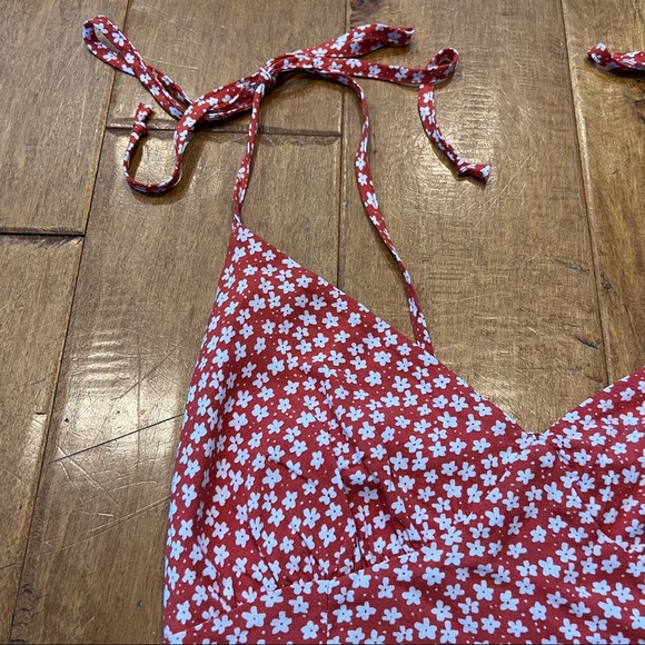 PacSun Lottie Miss Crop Tank Top with Tie Straps - Red with White Flowers - Picture 4 of 10